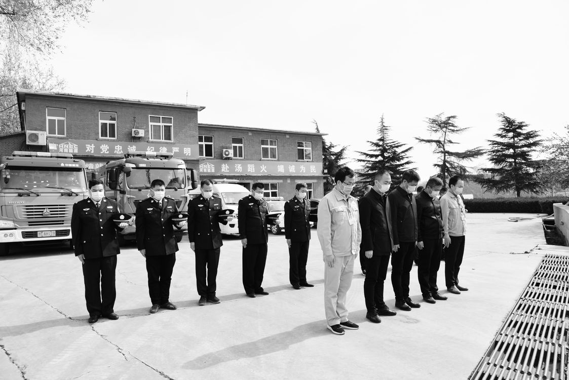 调整大小 威客园区默哀图1黑白