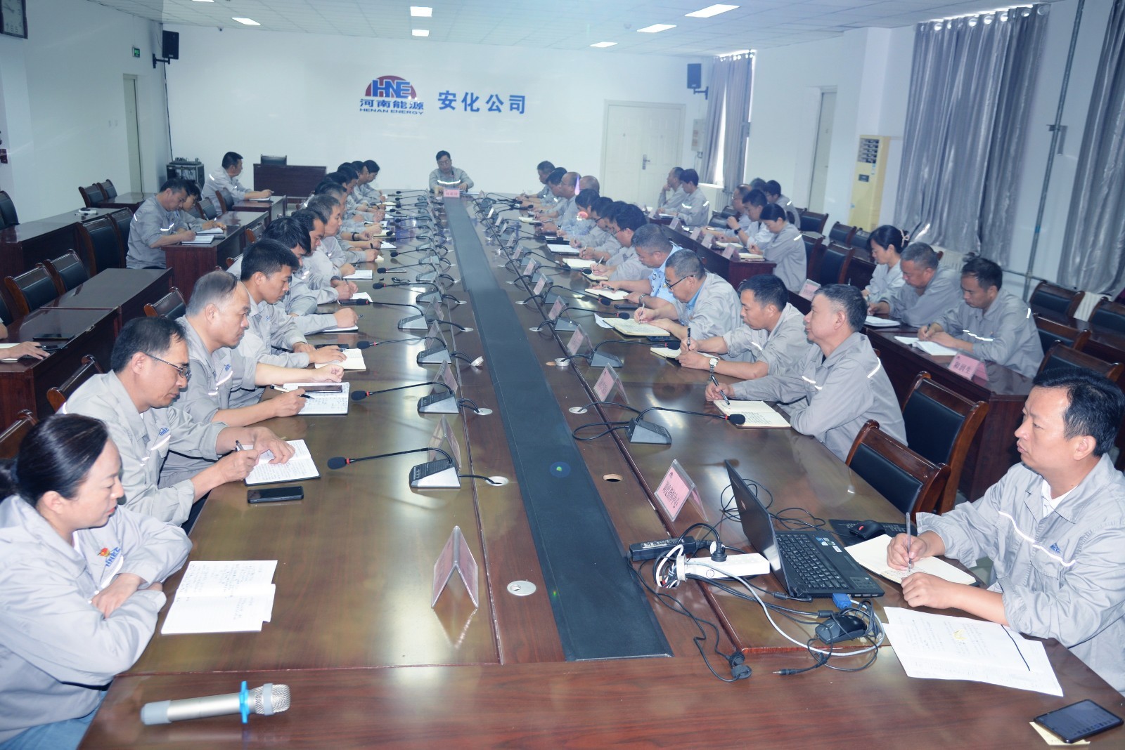 调度会_调整大小